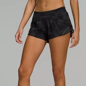 Hotty Hot Lululemon Shorts 2.5"